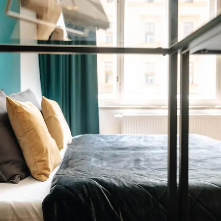 Apartament Cityscape Charm Spacious 3 Bedroom Haven For 7 Praga