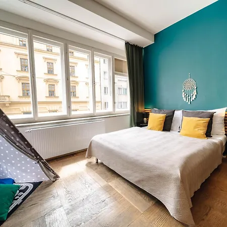 Cityscape Charm Spacious 3 Bedroom Haven For 7 Lejlighed