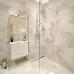 Cityscape Charm Spacious 3 Bedroom Haven For 7 Πράγα