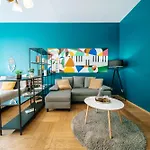 Διαμέρισμα Cityscape Charm Spacious 3 Bedroom Haven For 7 *