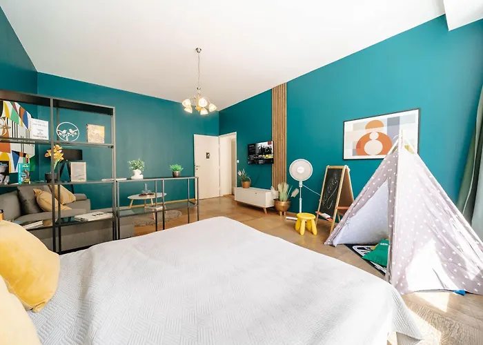 Cityscape Charm Spacious 3 Bedroom Haven For 7 Apartmán