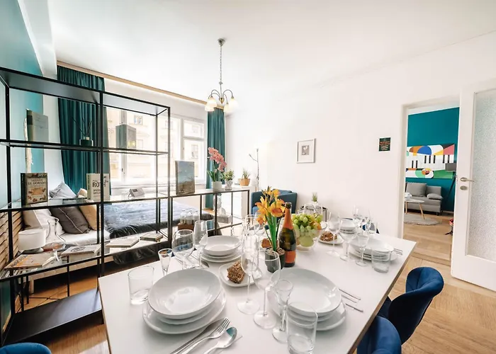 Cityscape Charm Spacious 3 Bedroom Haven For 7 Praha