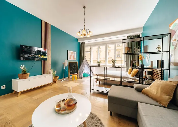 Cityscape Charm Spacious 3 Bedroom Haven For 7 * Praha